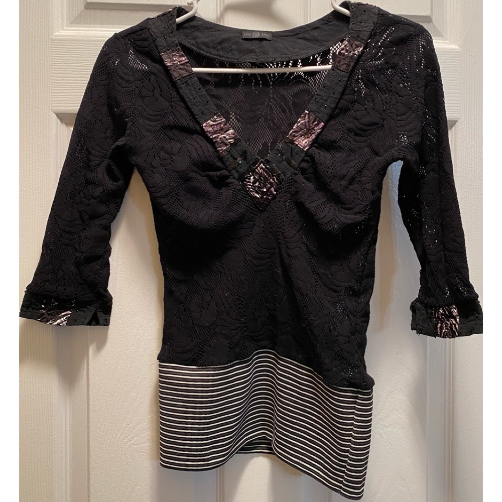 Woman’s Ona Saez Half sleeve top Size 2
